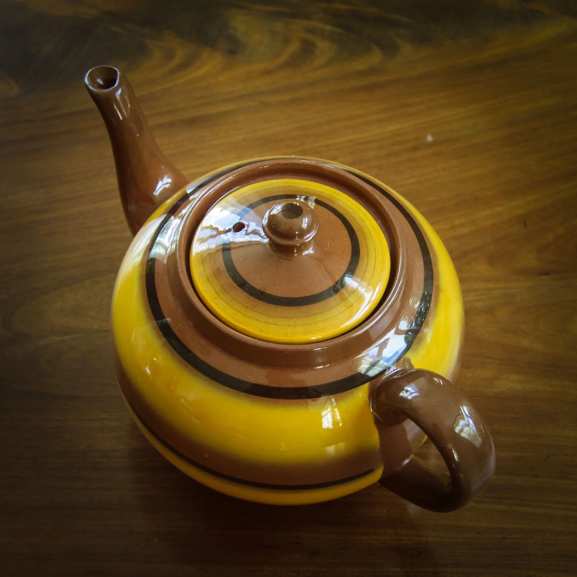 Tekanna, Ränder Tekanna randig