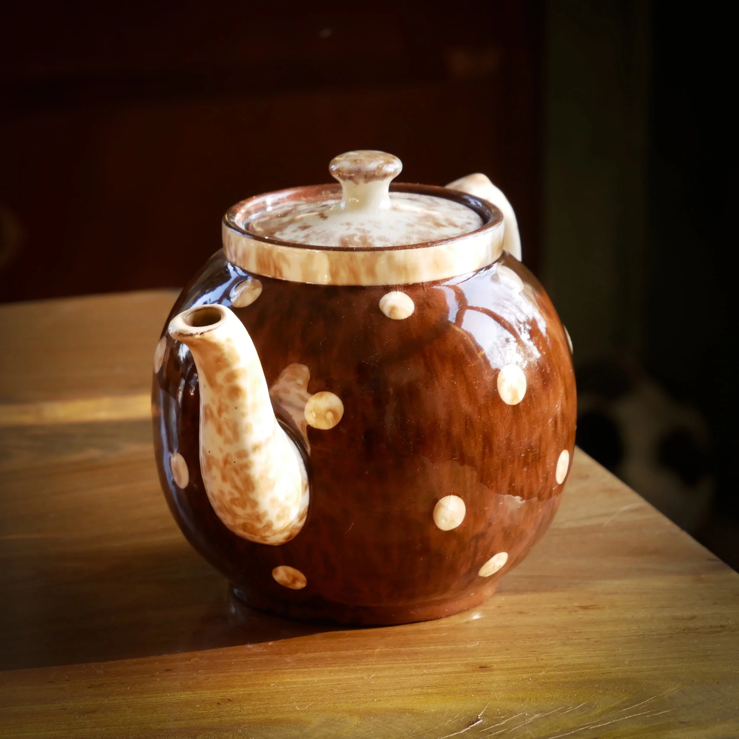 Tekanna Arthur Wood & son, prickig Brown Betty Tekanna arthur wood & son, prickig brown betty