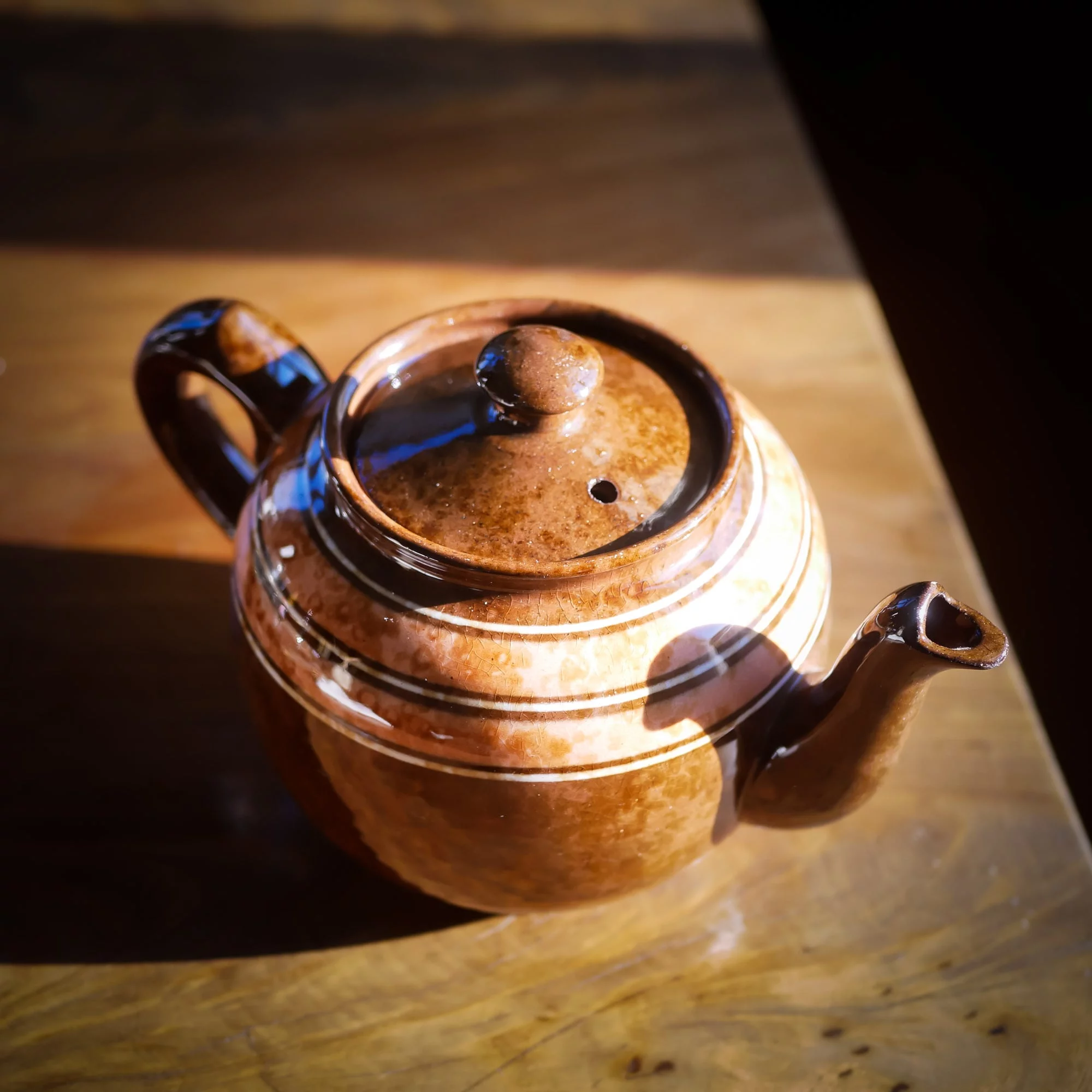 Tekanna Sadler med ränder Tekanna sadler med ränder