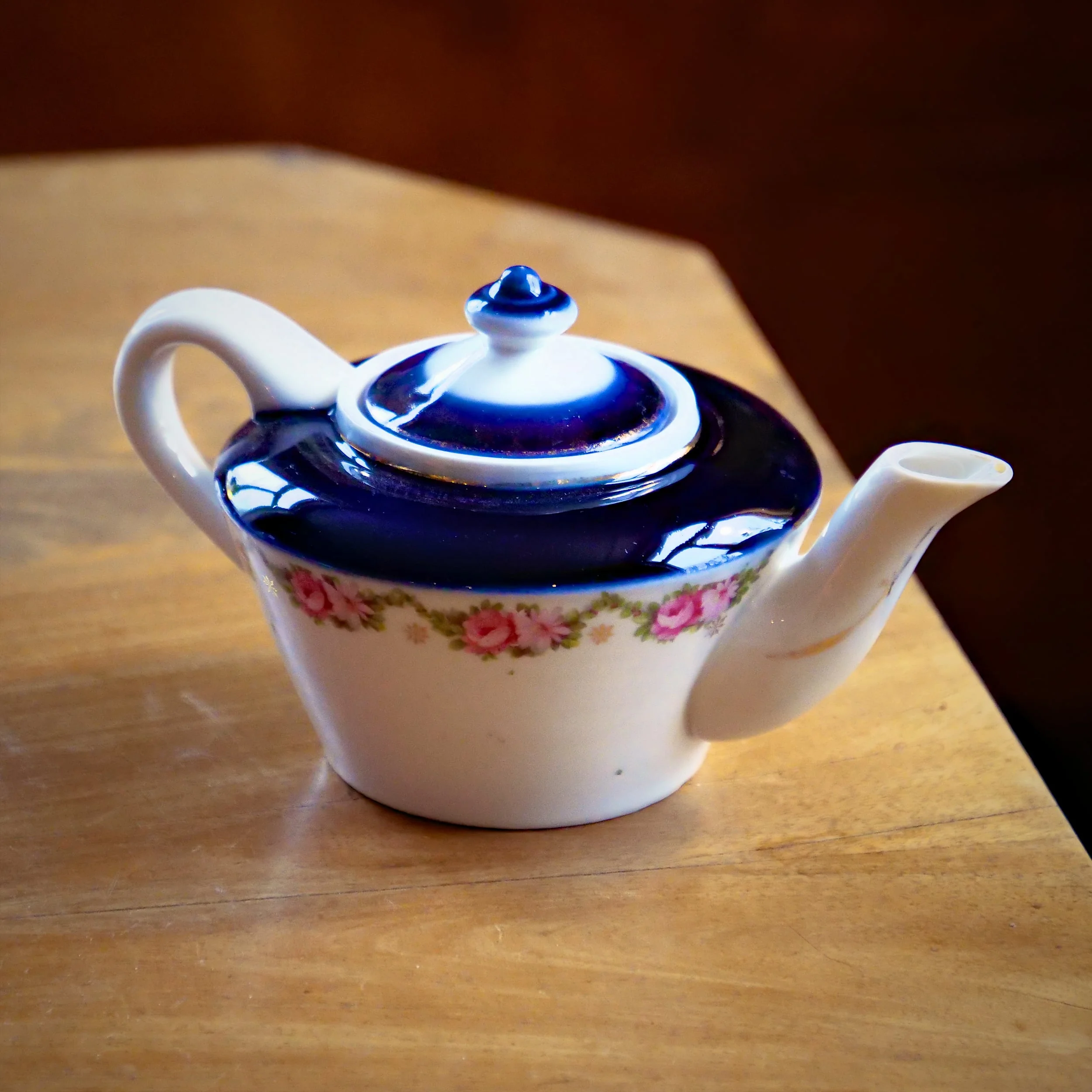 Tekanna, Welsh Costumes Tekanna, welsh costumes